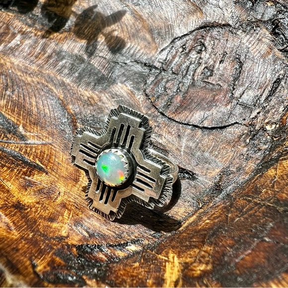 925 Sterling Silver & Ethiopian Opal Zia Ring Size 8 NEW - Picture 3 of 9